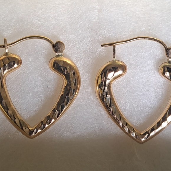 14k Yellow Gold Heart Shaped Earrings - Picture 3 of 11